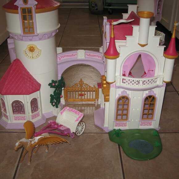 Playmobil 5142 Dream Fantasy Princess Castle - Large Playset Lot - Plus extras - Picture 3 of 16